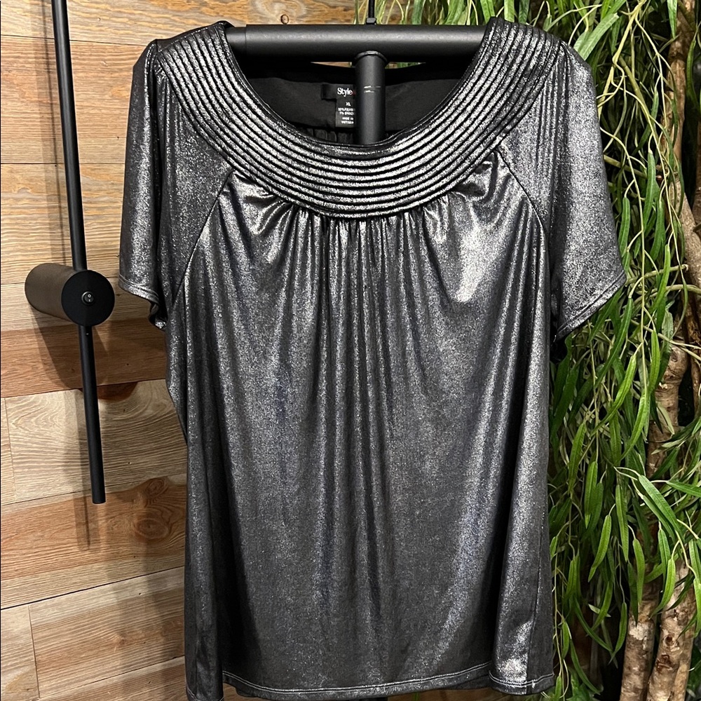 Style & Co black silver metallic short sleeve top with scoop neckline. XL.
